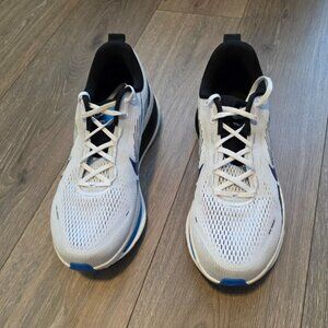 Nike Men's Vomero 18 running shoe